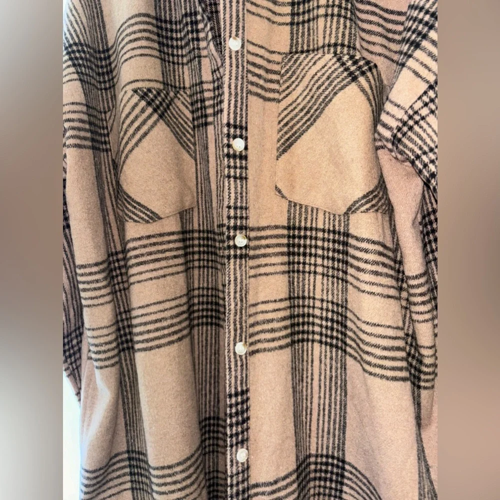 NWT FLANNEL SHACKET - Picture 2 of 8